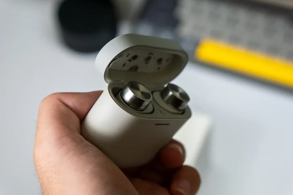 bowsers-and-wilkins-pi5-s2