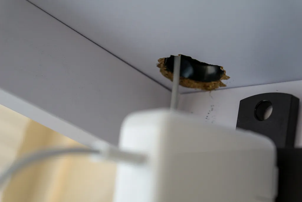 minimalist-desk-tour-2025