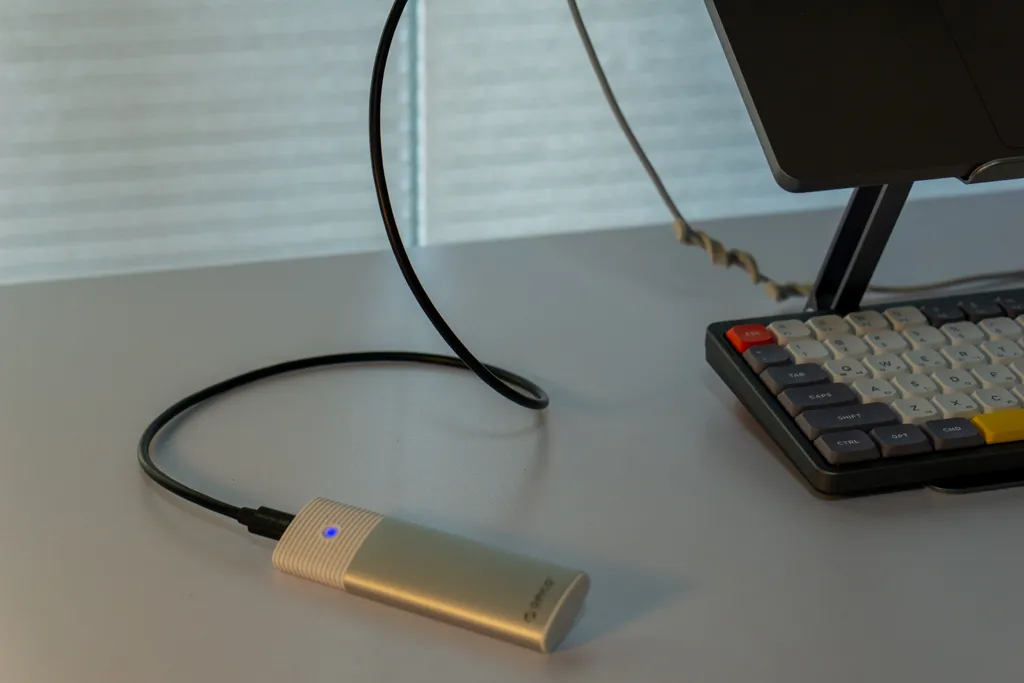 minimalist-desk-tour-2025