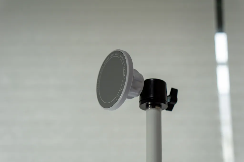 minimalist-desk-tour-2025